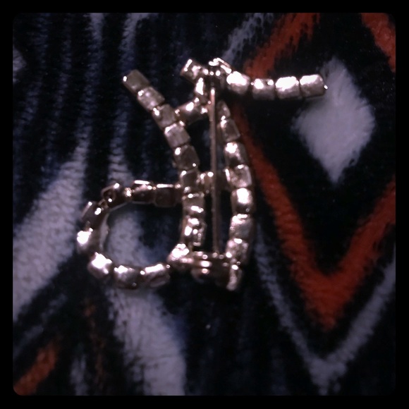 Bling Sweet 16 Brooch - Picture 3 of 3